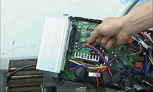 平安美的空调电话是多少